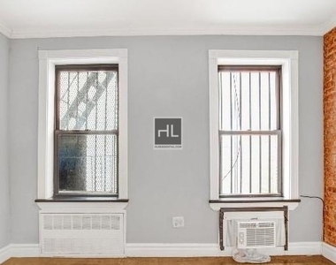West 53 Street - Photo Thumbnail 3