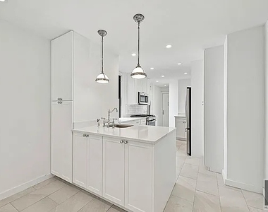 Park Avenue - Photo Thumbnail 3