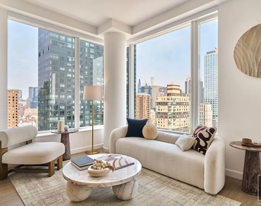 10th Avenue - Photo Thumbnail 3