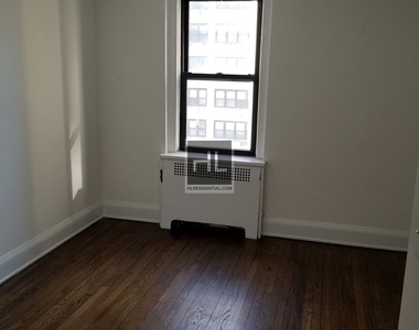 East 38 Street - Photo Thumbnail 2