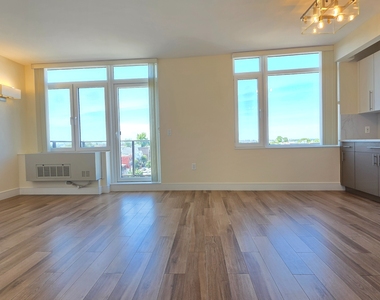 103-14 Northern Boulevard - Photo Thumbnail 2