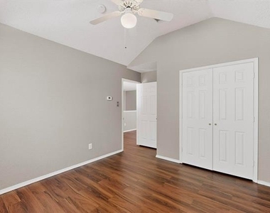 2023 Nottingham Place - Photo Thumbnail 21