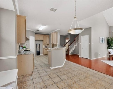 2023 Nottingham Place - Photo Thumbnail 7