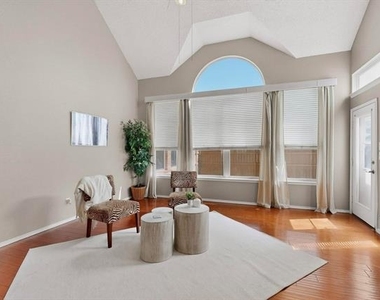 2023 Nottingham Place - Photo Thumbnail 1