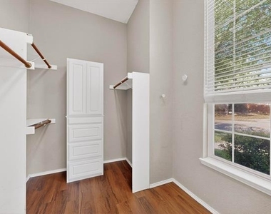 2023 Nottingham Place - Photo Thumbnail 27