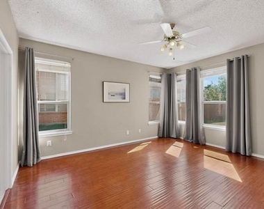 2023 Nottingham Place - Photo Thumbnail 10