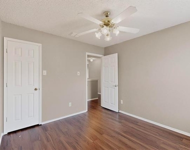 2023 Nottingham Place - Photo Thumbnail 26
