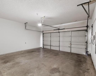 2023 Nottingham Place - Photo Thumbnail 29