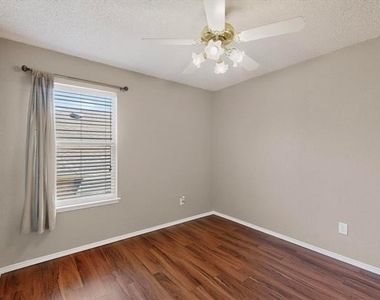 2023 Nottingham Place - Photo Thumbnail 25