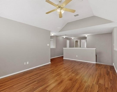 2023 Nottingham Place - Photo Thumbnail 16