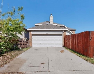 2023 Nottingham Place - Photo Thumbnail 35