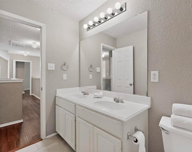 2023 Nottingham Place - Photo Thumbnail 20