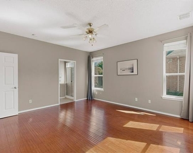 2023 Nottingham Place - Photo Thumbnail 11