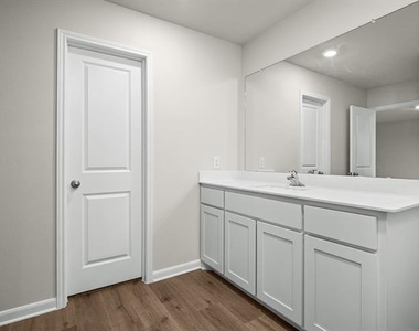 5003 Delano Street - Photo Thumbnail 4