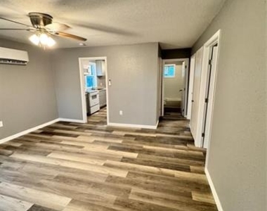 303 E 6th Street - Photo Thumbnail 8