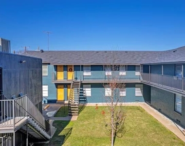 2211 S Vernon Avenue - Photo Thumbnail 2