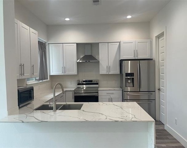9495 Timberleaf Drive - Photo Thumbnail 3