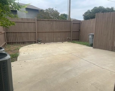 9495 Timberleaf Drive - Photo Thumbnail 8