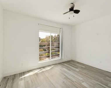 9495 Timberleaf Drive - Photo Thumbnail 16