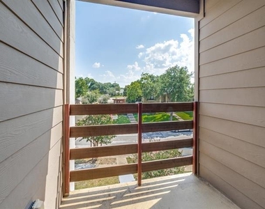 9495 Timberleaf Drive - Photo Thumbnail 12