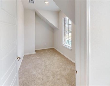 1840 Rosedale Avenue - Photo Thumbnail 17