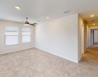 1840 Rosedale Avenue - Photo Thumbnail 9