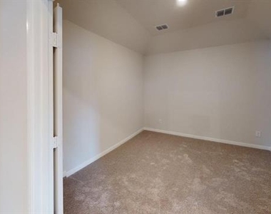 1840 Rosedale Avenue - Photo Thumbnail 8