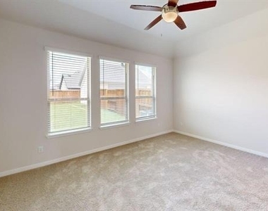 1840 Rosedale Avenue - Photo Thumbnail 10