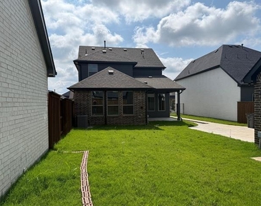 1840 Rosedale Avenue - Photo Thumbnail 23