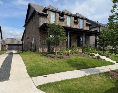1840 Rosedale Avenue - Photo Thumbnail 2