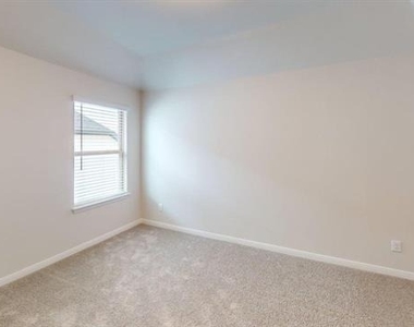 1840 Rosedale Avenue - Photo Thumbnail 16