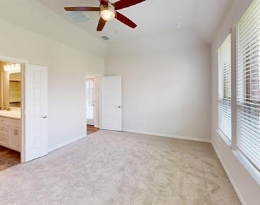 1840 Rosedale Avenue - Photo Thumbnail 11