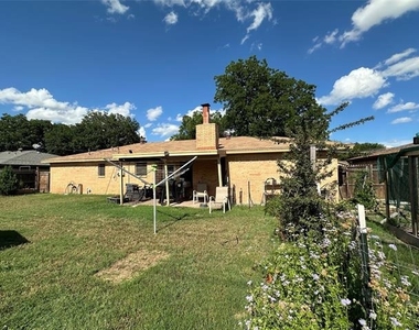 4642 Bruce Drive - Photo Thumbnail 18