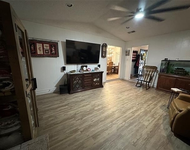 4642 Bruce Drive - Photo Thumbnail 3