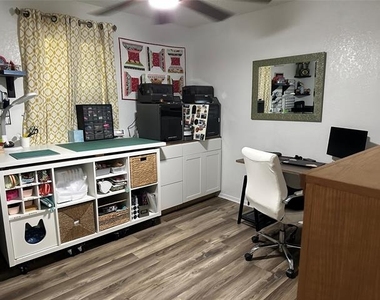 4642 Bruce Drive - Photo Thumbnail 12