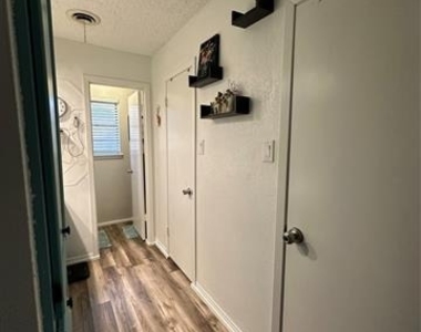 4642 Bruce Drive - Photo Thumbnail 16