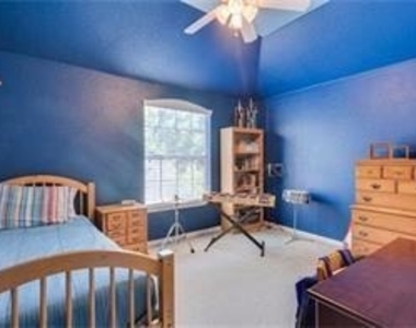 5403 Exeter Drive - Photo Thumbnail 14