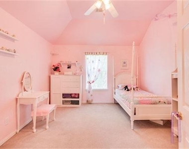5403 Exeter Drive - Photo Thumbnail 9