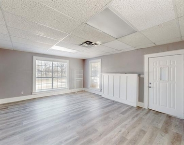 407 W Main Street - Photo Thumbnail 3
