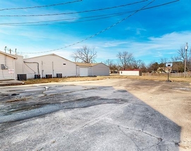 407 W Main Street - Photo Thumbnail 25