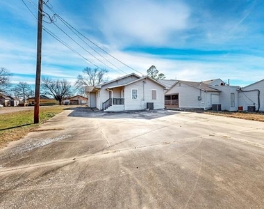 407 W Main Street - Photo Thumbnail 24