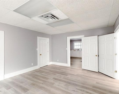 407 W Main Street - Photo Thumbnail 13