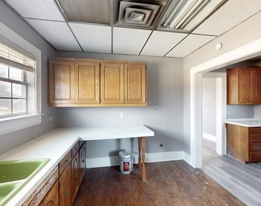 407 W Main Street - Photo Thumbnail 31