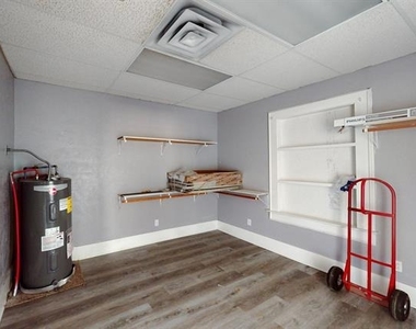 407 W Main Street - Photo Thumbnail 19