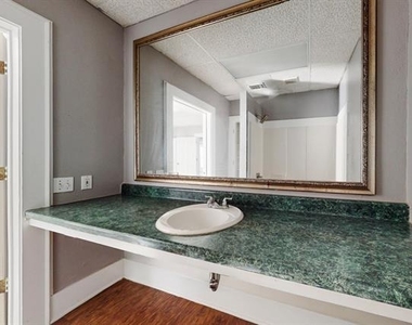 407 W Main Street - Photo Thumbnail 15
