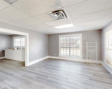 407 W Main Street - Photo Thumbnail 5