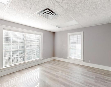 407 W Main Street - Photo Thumbnail 8