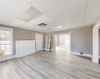 407 W Main Street - Photo Thumbnail 2