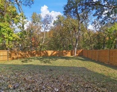 223 W Walker Street - Photo Thumbnail 13