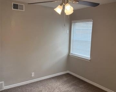 2514 Greenway Street - Photo Thumbnail 15